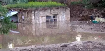 Tuzluca'da Sağanak Yağış Su Baskınlarına Neden Oldu