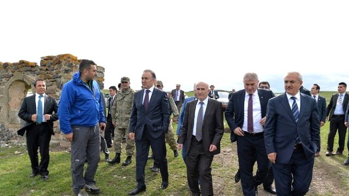 Vali Altıparmak Konuk Valilere Tabyaları Gezdirdi