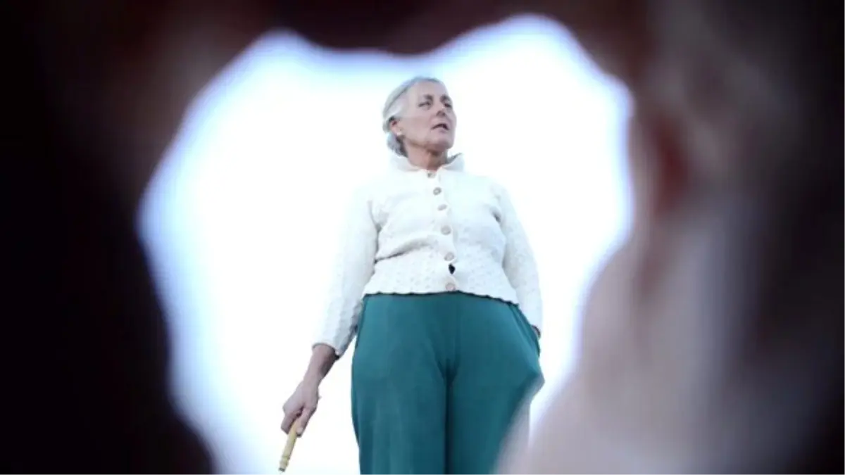 Yaptığı Video İle Annesine Sevgili Arayan Hayırlı Evlat