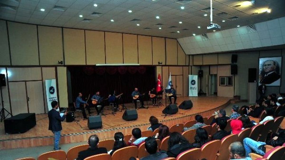 Yyü\'de Bağlama Konseri