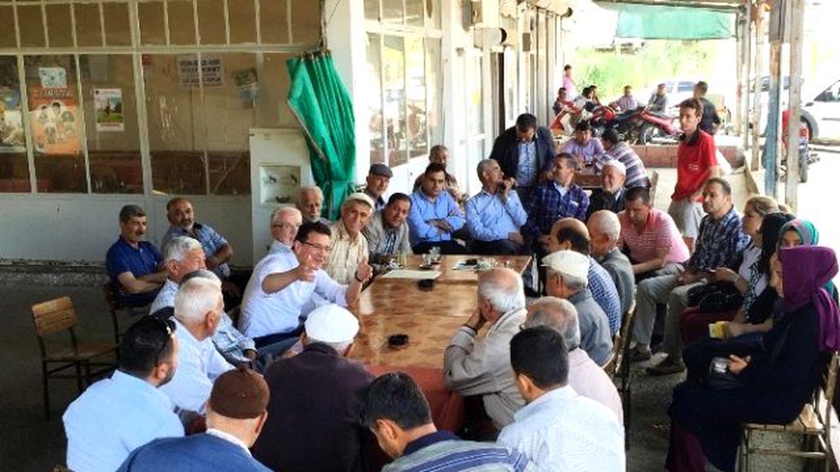 AK Parti Adayı Uslu, Çocuk Yıllarının Geçtiği Mahallede Dostlarıyla Buluştu