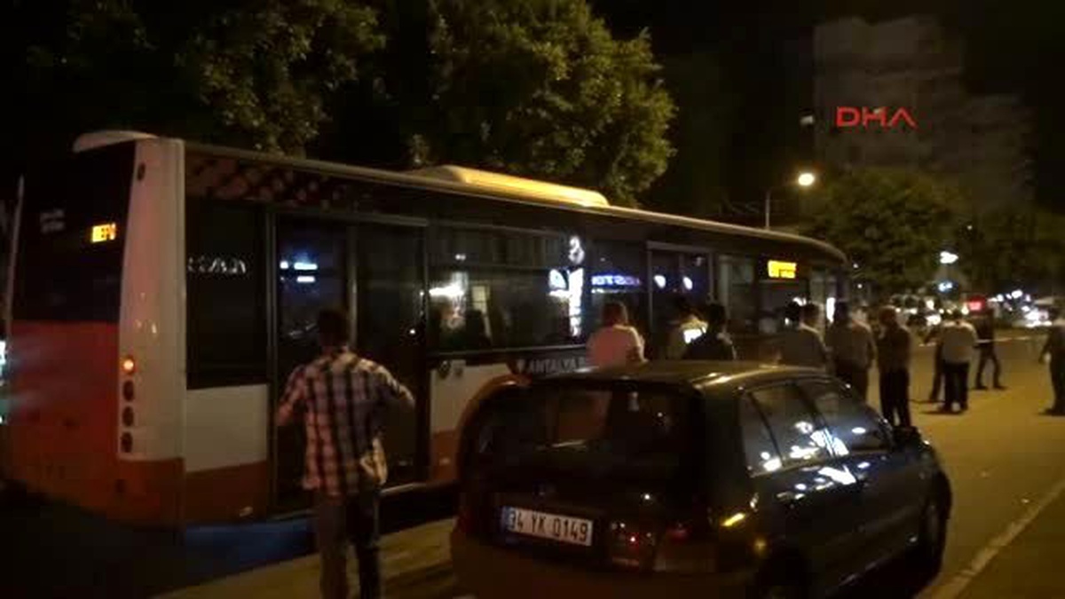 Antalya\'da Genç Kızın Kafası Otobüsün Altında Ezildi