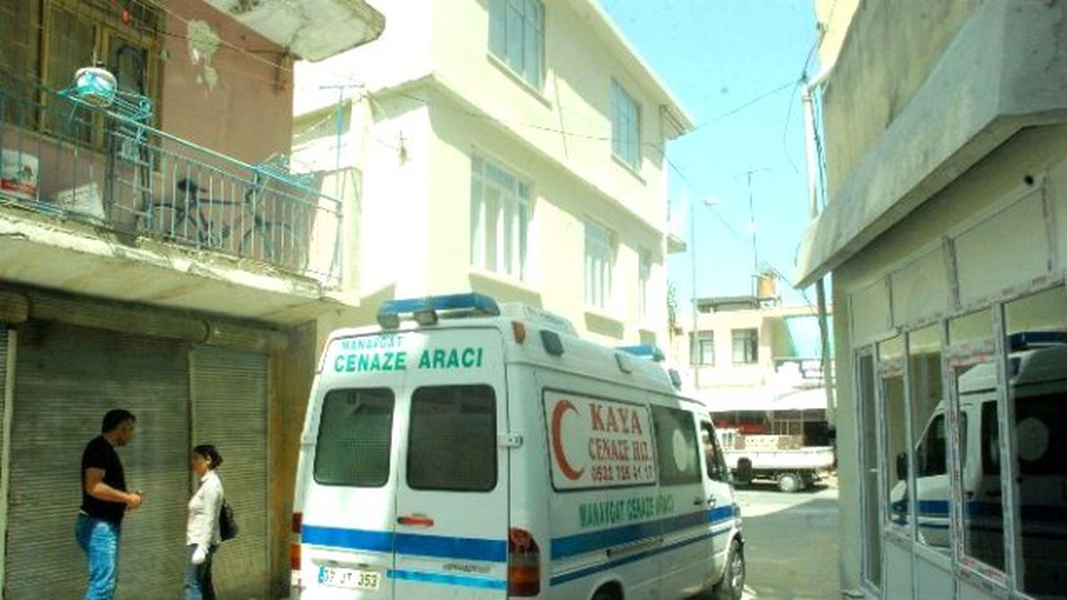 Bakıcısı ile Yaşayan Yaşlı Adam, Evinde Ölü Bulundu