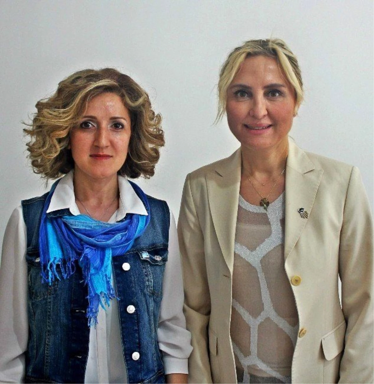 CHP\'nin Kadın Adayları Meral Akşener\'e Sahip Çıktı