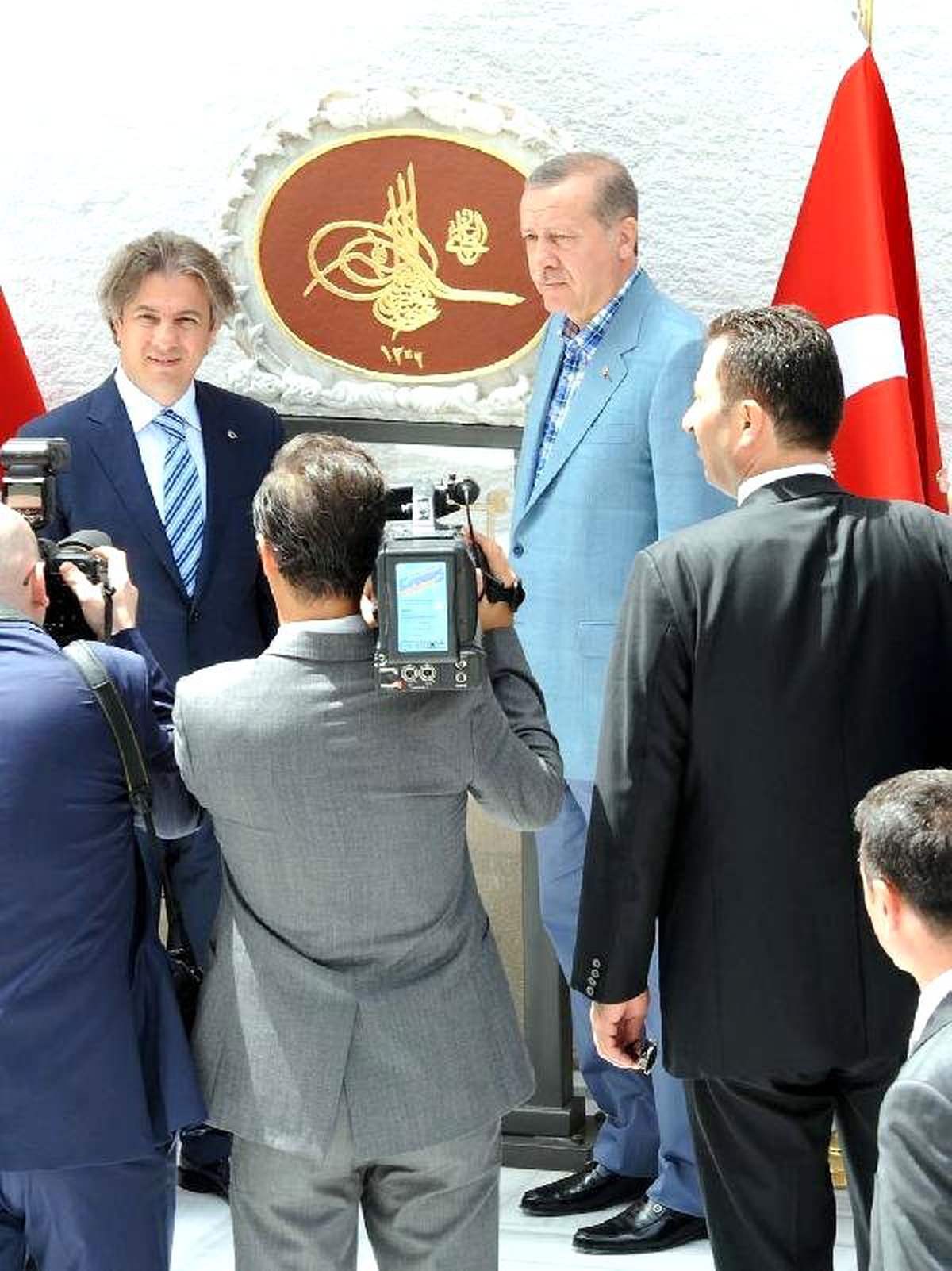 Cumhurbaşkanı 2\'inci Abdülhamit\'in Tuğrasını İnceledi