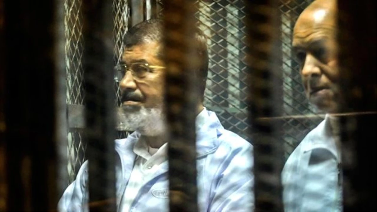 Mısır\'ın Devrik Lideri Mursi, İdam Cezasına Çarptırıldı
