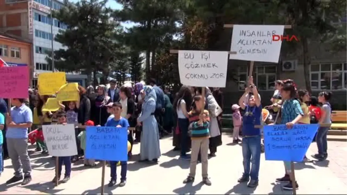 Elazığ\'da Açlık Grevindeki İşçiler Yürüyüş Düzenledi