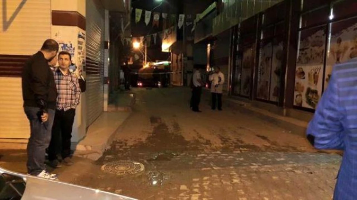 Ergani\'de AK Parti Seçim Bürosu Yakınına Ses Bombası Atıldı
