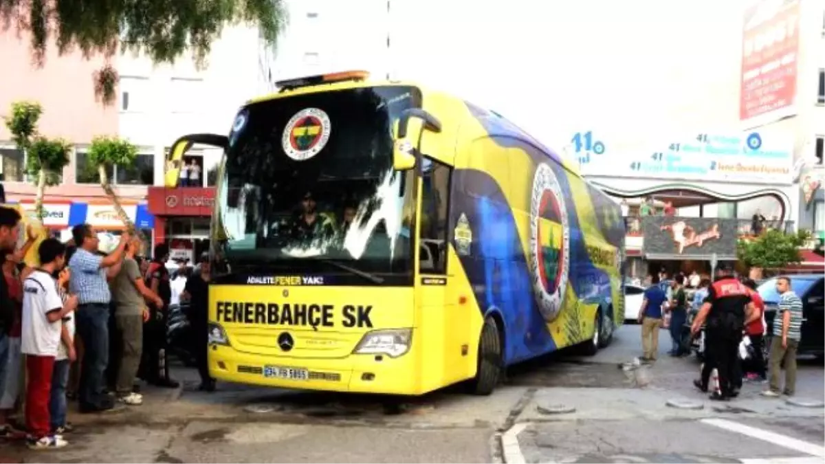 Fenerbahçe Kafilesi Mersin\'de