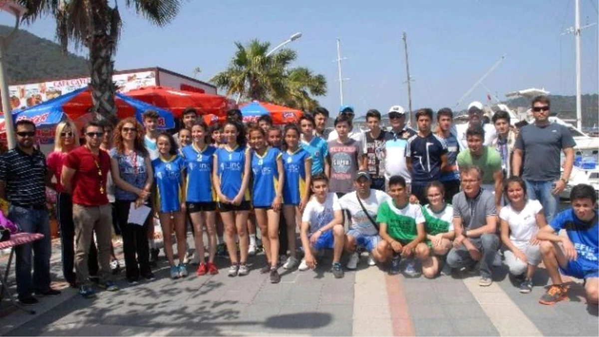 Fethiye\'de Liseler Arası Kros Yarışı Yapıldı