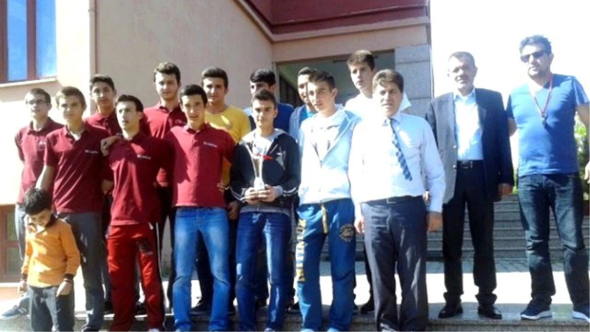 Gediz Mna Anadolu Lisesi, Halı Saha Futbol Ligi\'nde Kütahya Şampiyonu Old