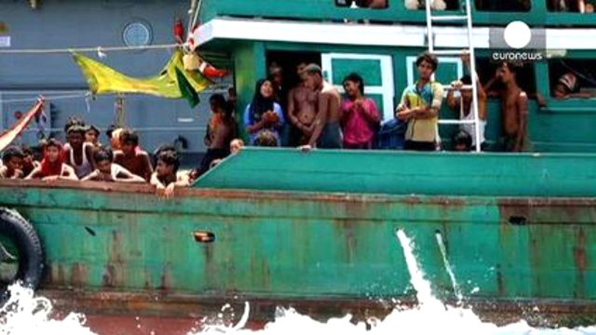 Kaçak Göçmenleri Pinpon Topu Gibi Oradan Oraya Atmayı Bırakın"