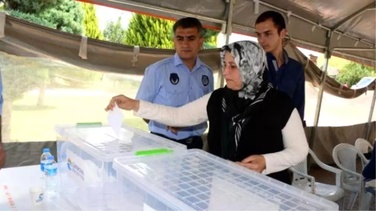 Mahallede Pazar Yeri Değişikliği İçin Referandum Yapıldı