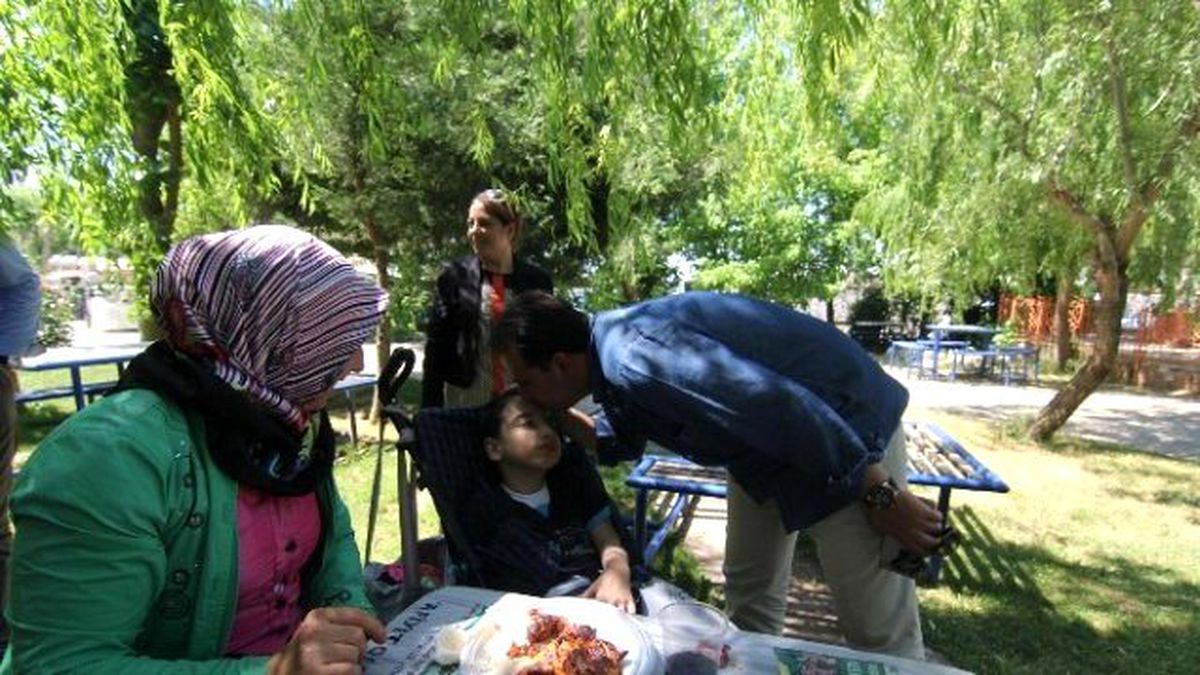Menderes\'te Engelli Vatandaşlara Özel Piknik