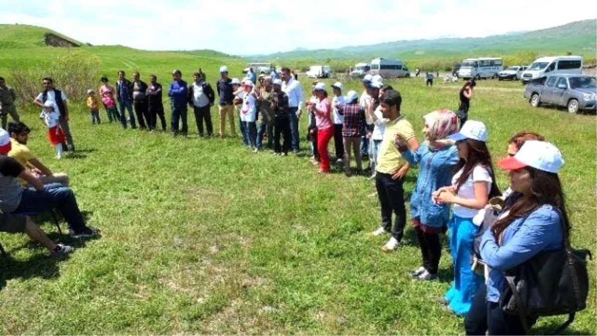 Muş\'ta Gençlik Haftası Nedeniyle Doğa Şenliği Yapıldı