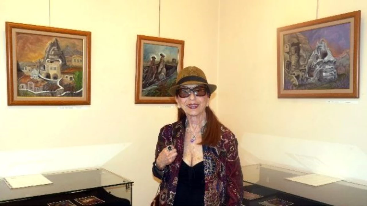 Ressam Verjin Şabcı, Paris Anadolu Kültür Merkezi\'nde Sergi Açtı