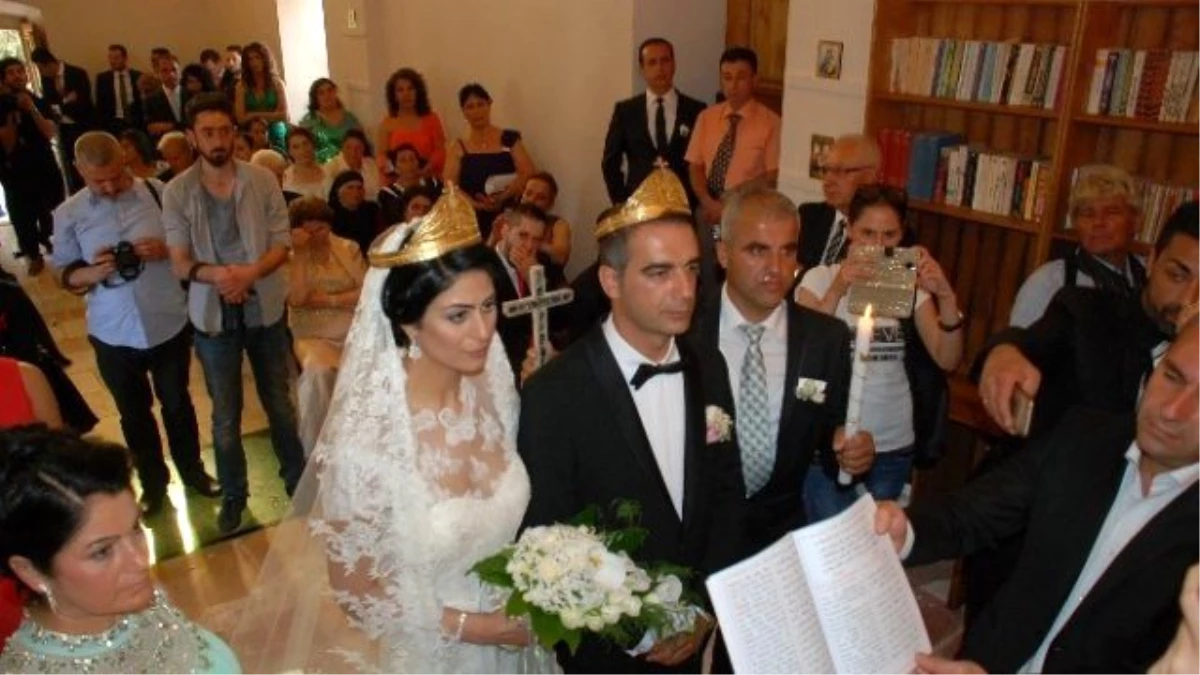 Rum Ortodoks Kilisesinde 145 Yıl Sonra Nikah Töreni