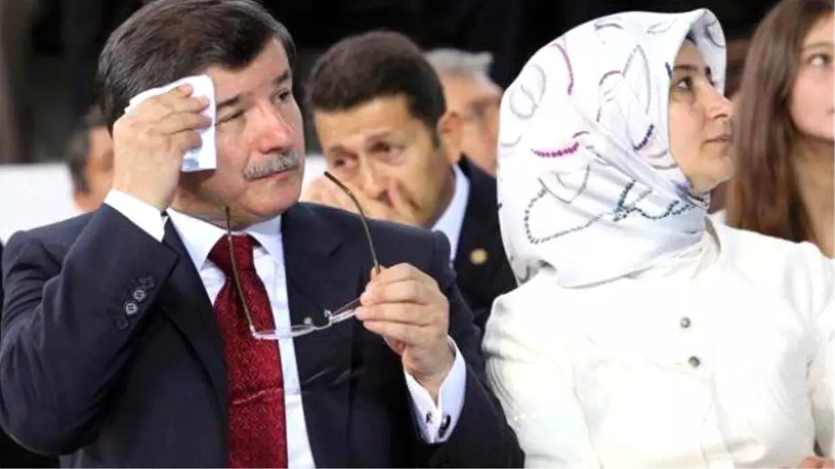 Sare Hanım\'dan Davutoğlu\'na "Konuşma" Yasağı