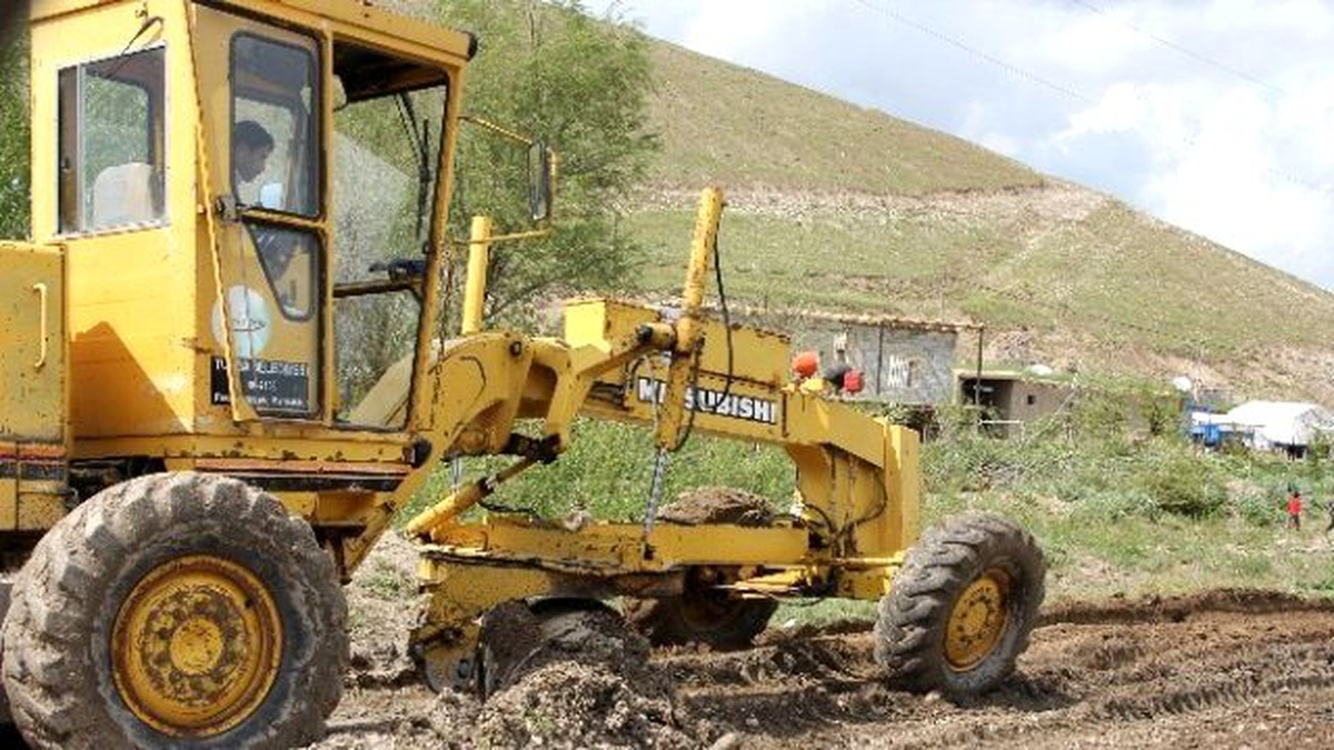 Tuşba Belediyesi\'nin Mahallelere Parke Taşı Çalışması