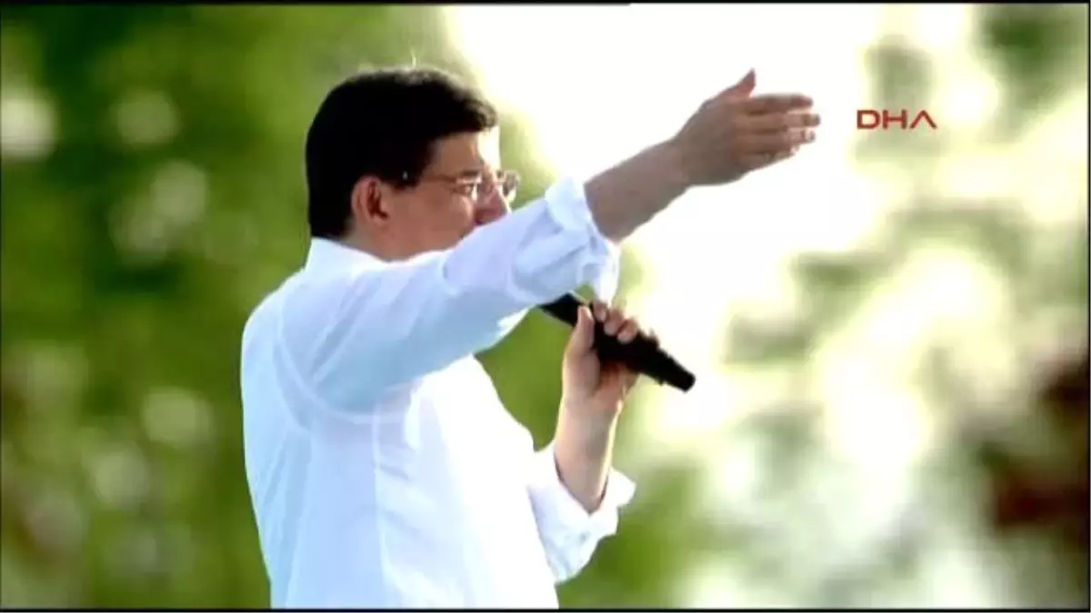 7 Davutoğlu: "Ya Türkiye Dimdik Yoluna Devam Edecek ya da Dörtlü Çete Türkiye\'yi Eğip Bükecek"