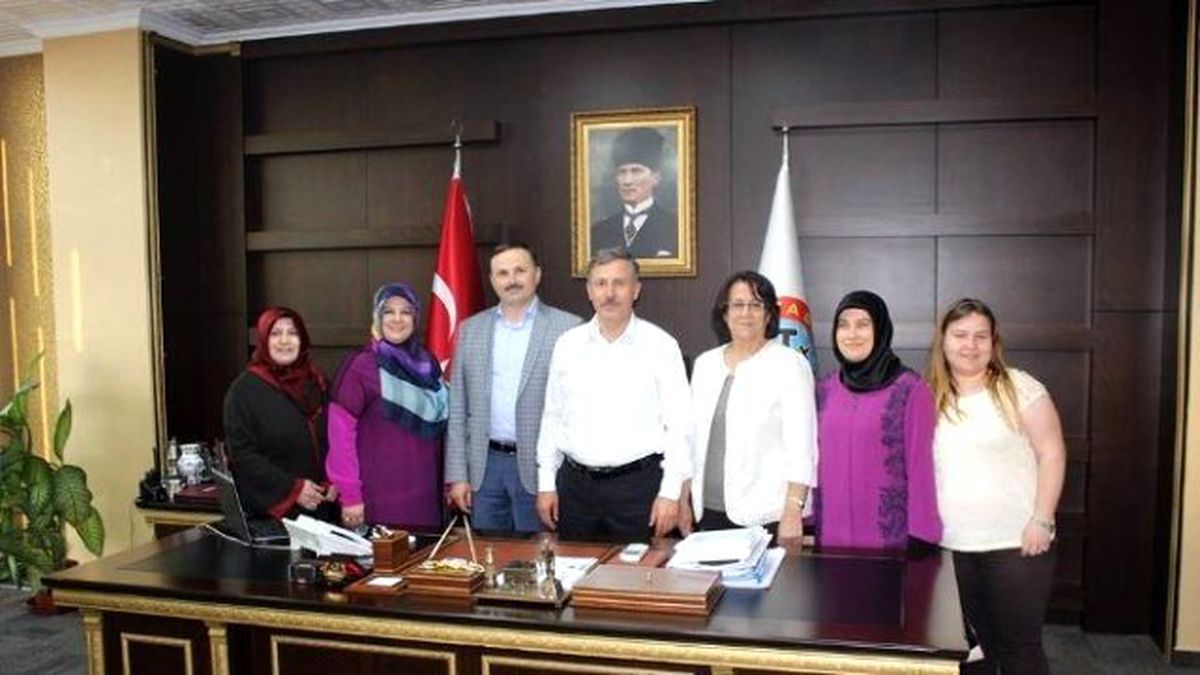 Ak Partili Özdağ\'dan CHP\'li Belediyelere \'Su\' Göndermesi