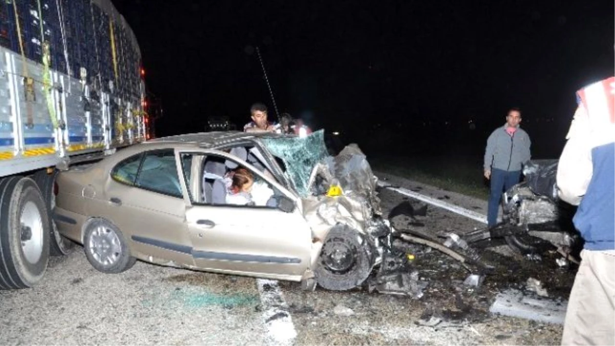 Aksaray\'da Trafik Kazası: 6 Ölü