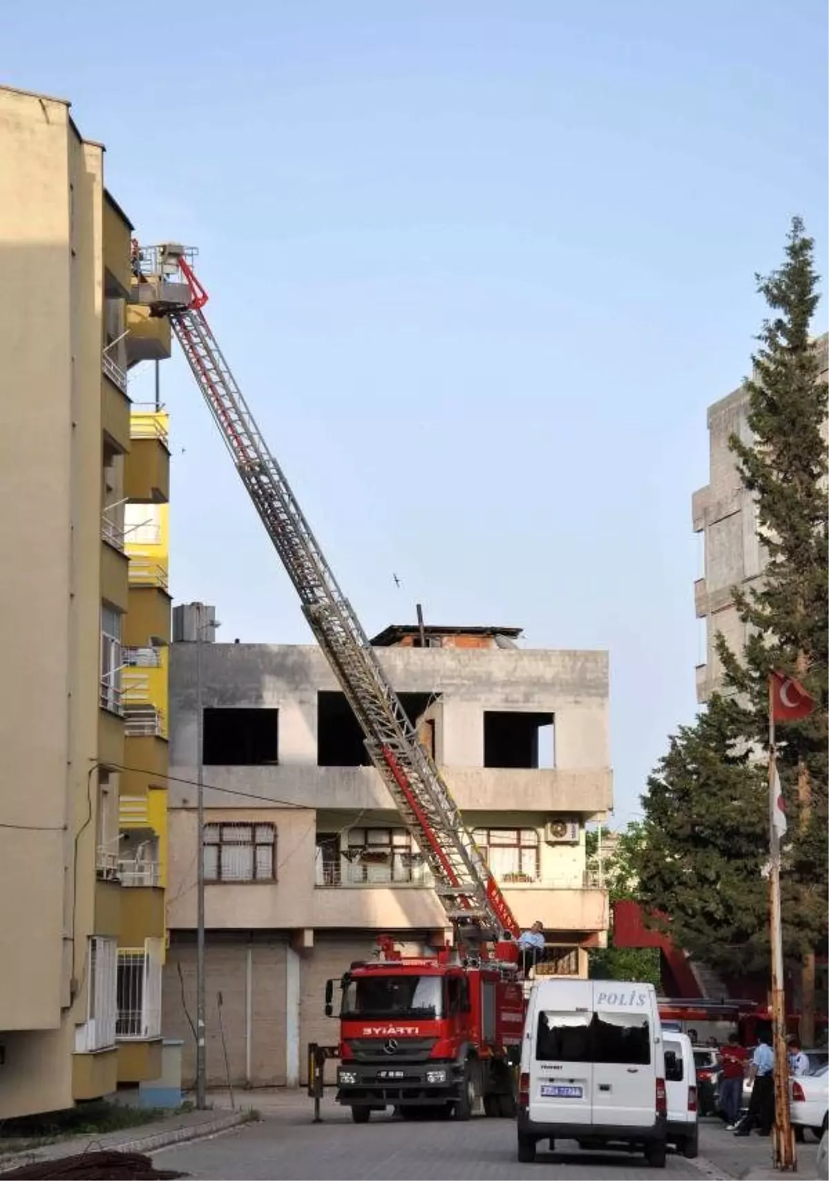 Baca Temizliğinde Çıkan Yangını İtfaiye Söndürdü