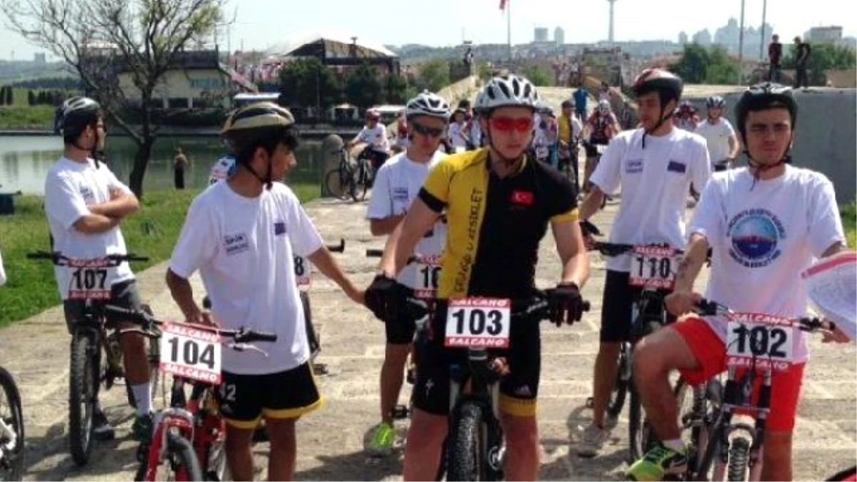 Büyükçekmece Belediyesi 1. Salcano Dağ Bisikleti Yarışları Yapıldı