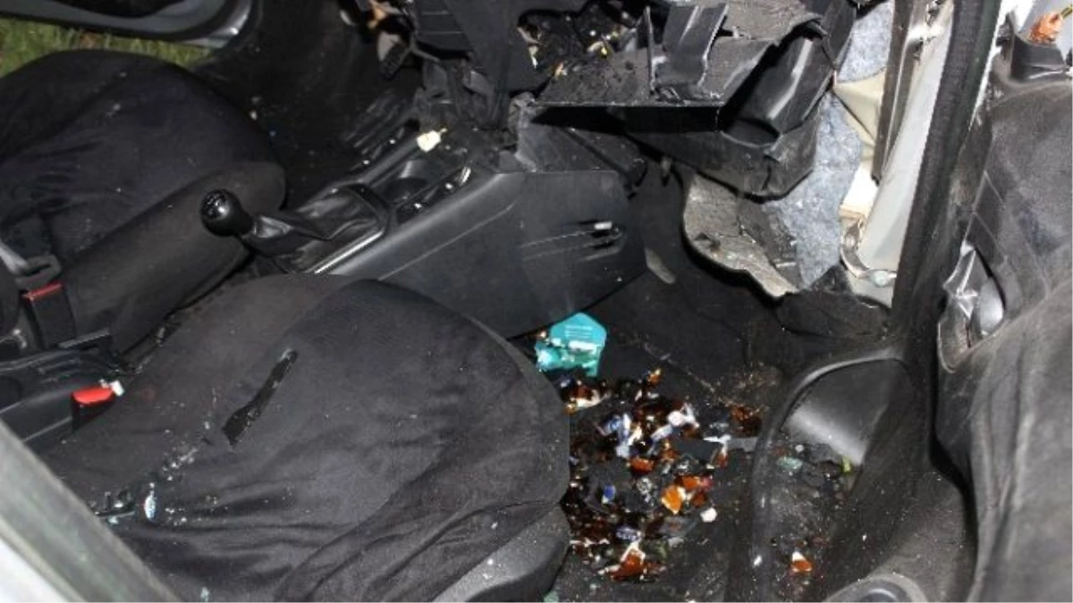 CHP\'nin Seçim Minibüsü Kaza Yaptı: 1 Ölü, 8 Yaralı