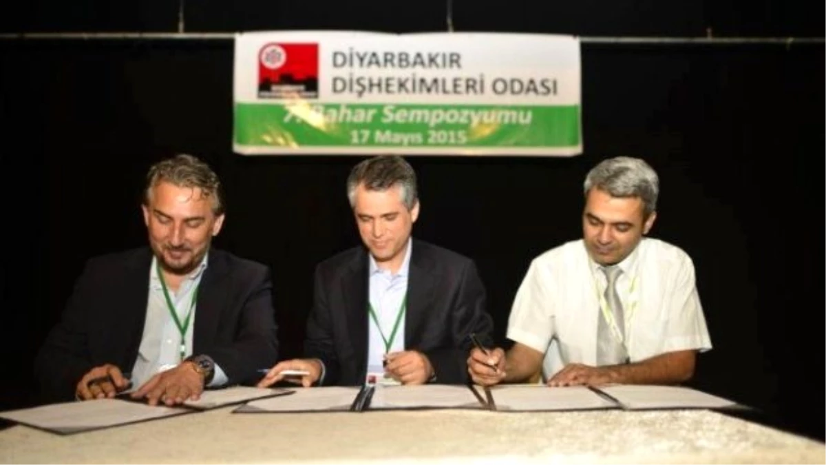 Diyarbakır Büyükşehir Belediyesi ve Diş Hekimleri Odası Ortak Fidan Dikiyor