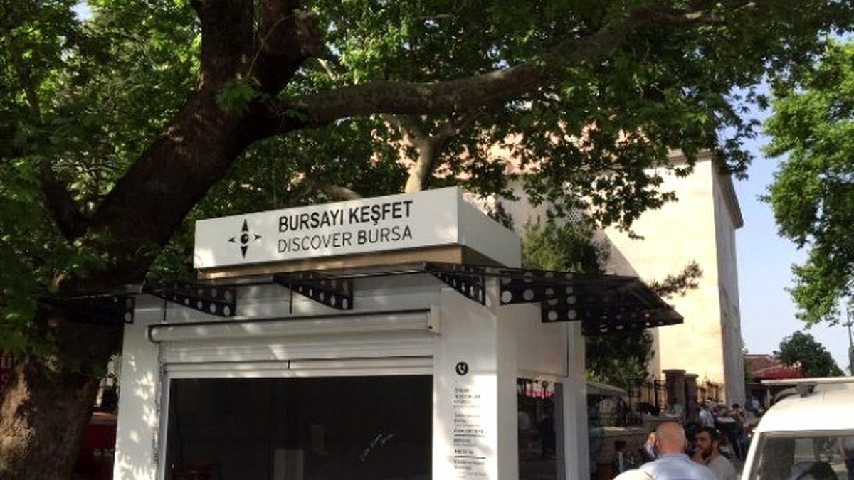 Dünya Mirası Yeşil Cami\'ne Turizm Danışma Gölgesi