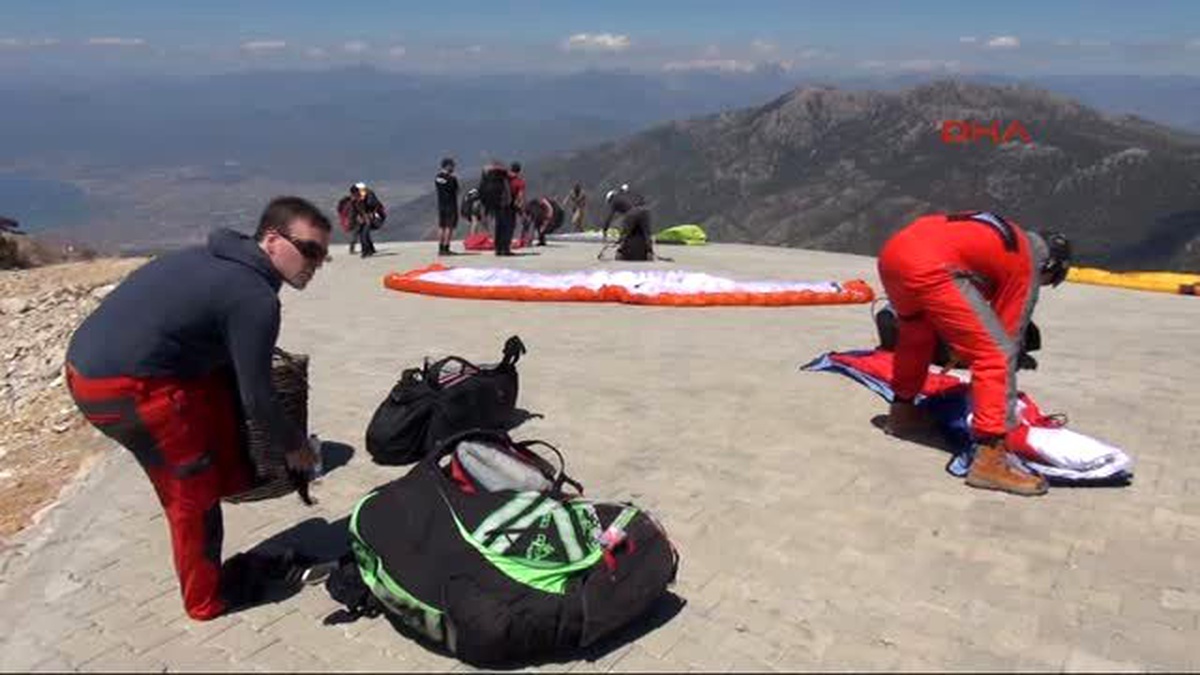 Fethiye - Babadağ\'da Yamaç Paraşütü Sezonu Hızlı Başladı