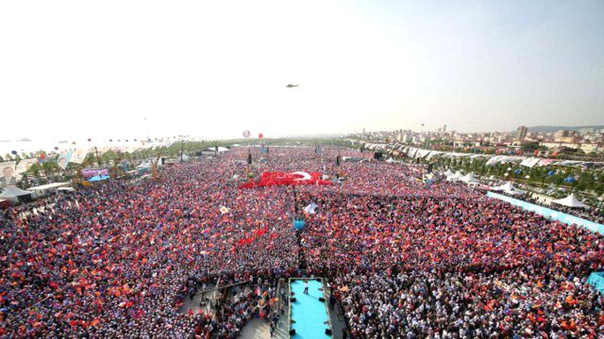 Hürriyet 2 Milyonluk Mitingini Görmedi