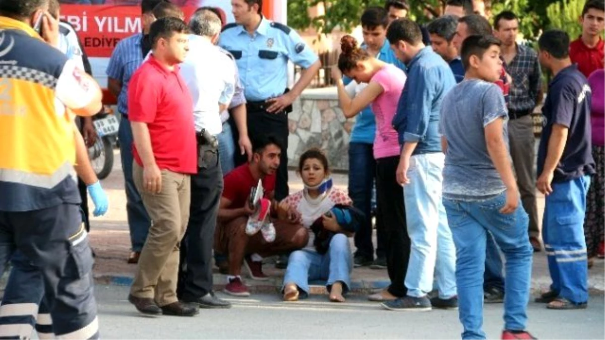 Mersin\'de Motosiklet Kazası: 4 Yaralı