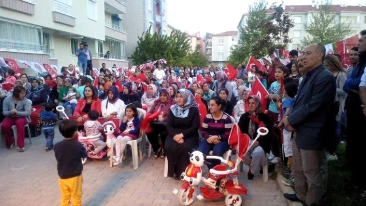 MHP Adayları Yenice Mahallesi\'nde Sosyal Devleti Anlattı