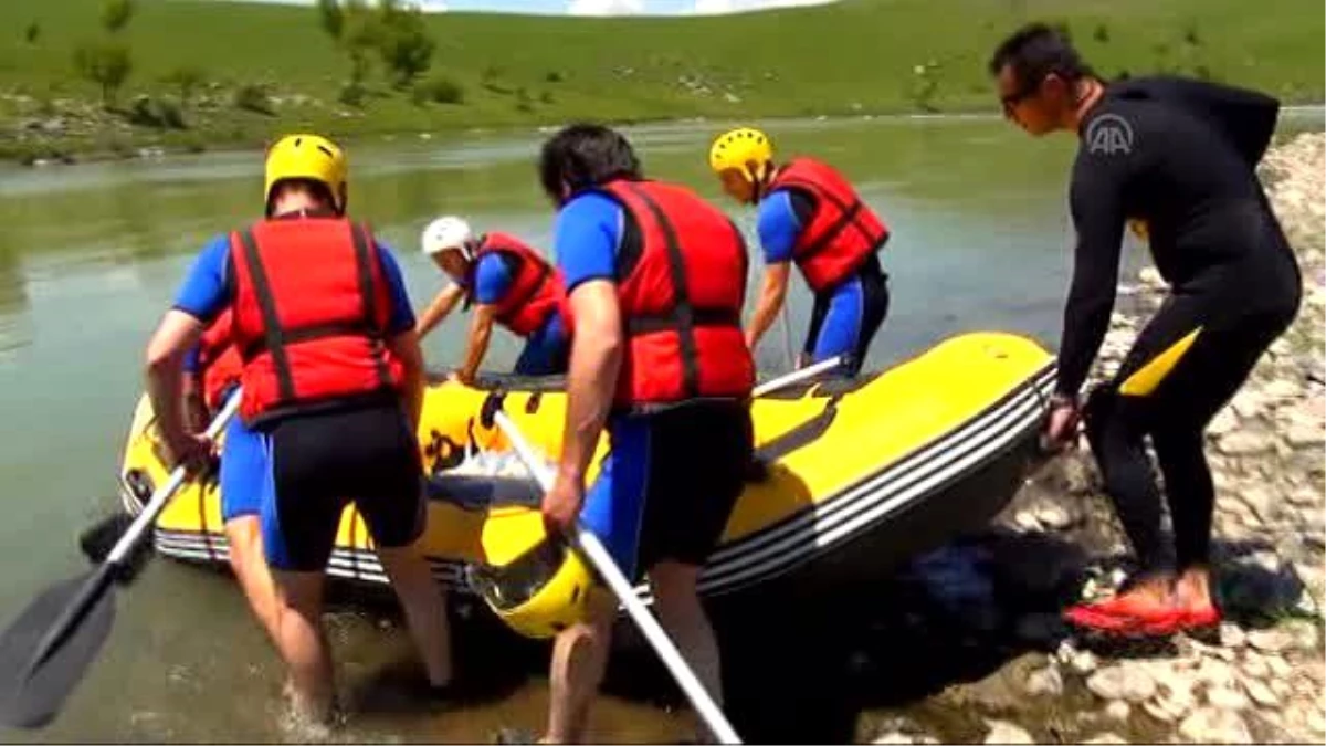 Murat Nehri\'nde Rafting Heyecanı