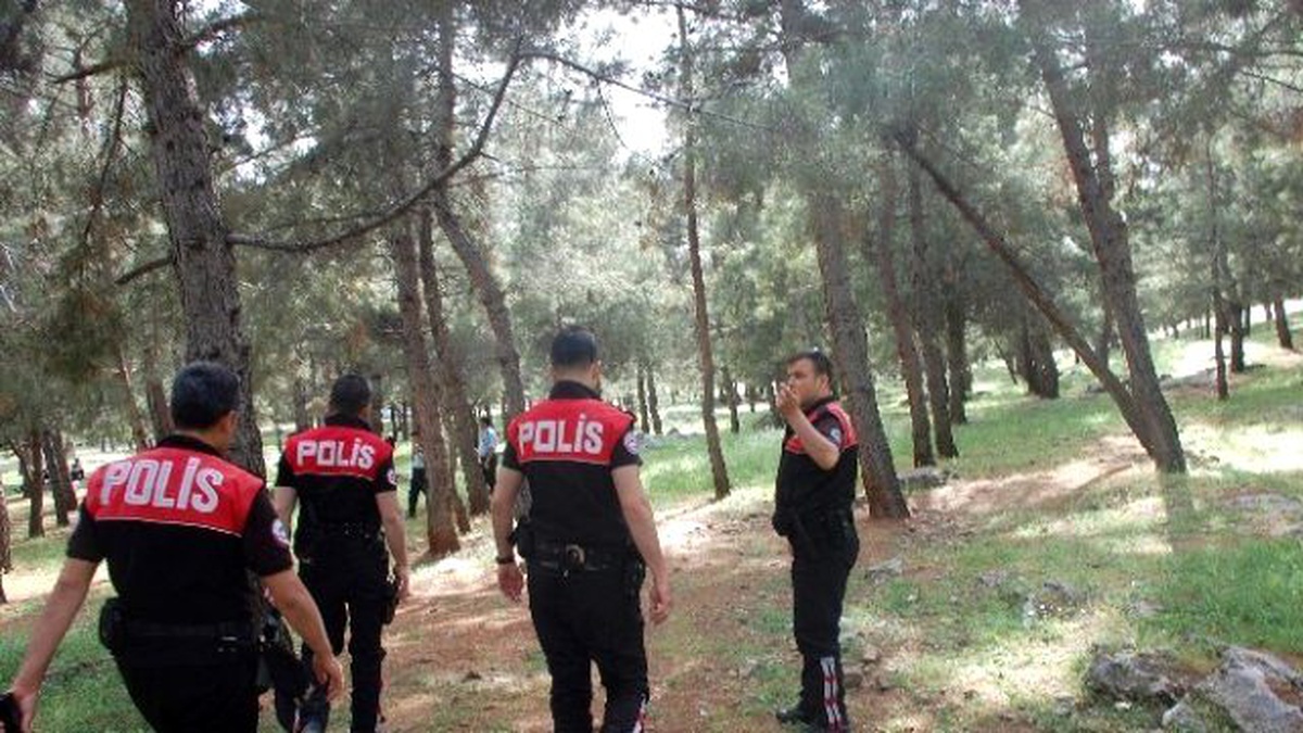 Ormanlık Alanda \'İmdat\' Çığlıkları Polisi Alarma Geçirdi