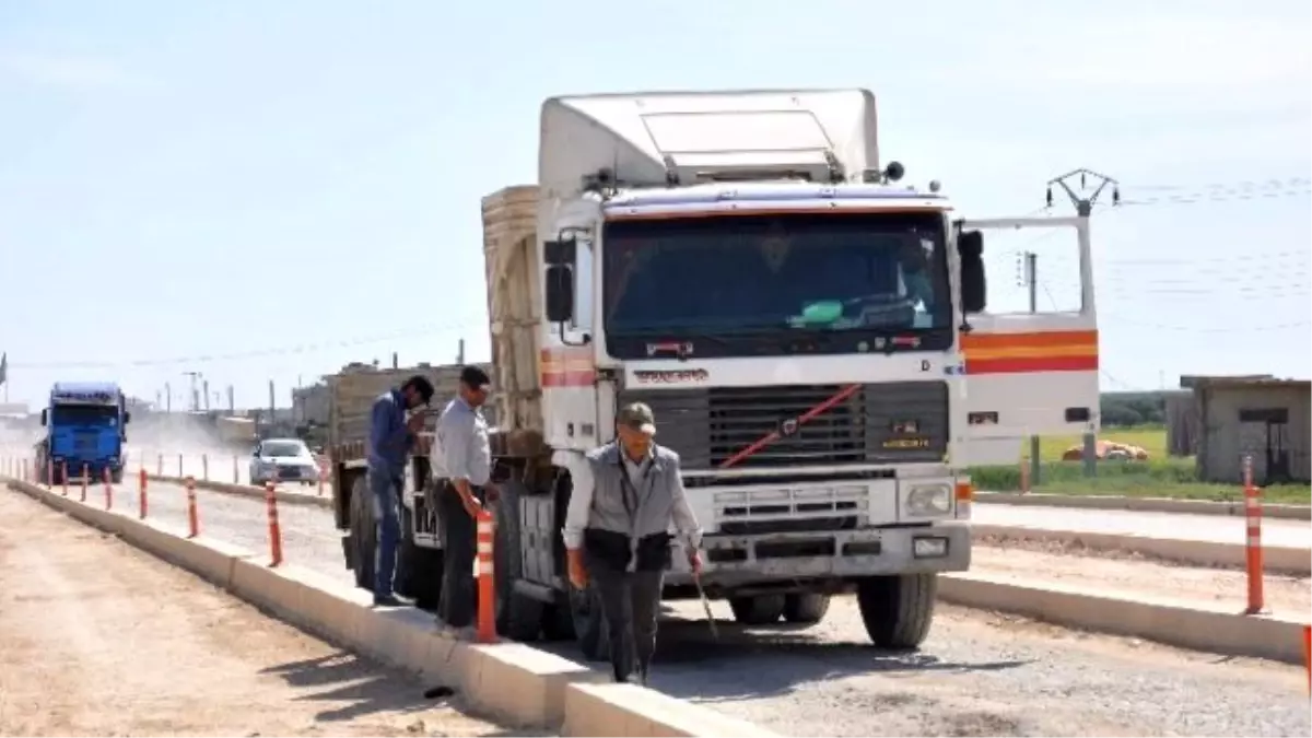 Suriye\'de Muhalif Gruplar Kendi Bölgelerini Korumak İçin Önlem Alıyor