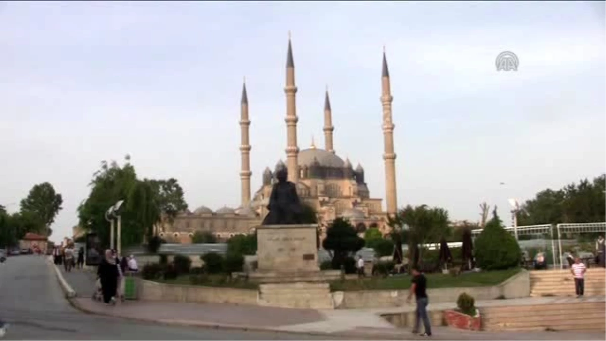 Selimiye Camisi, Kitap ve Broşürlerle Tanıtılıyor