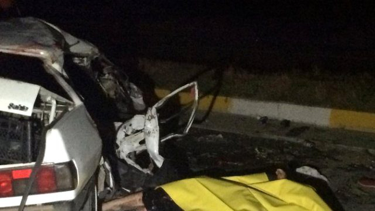 Ters İstikamete Giren Traktör Otomobil ile Çarpıştı: 3 Ölü, 2 Yaralı