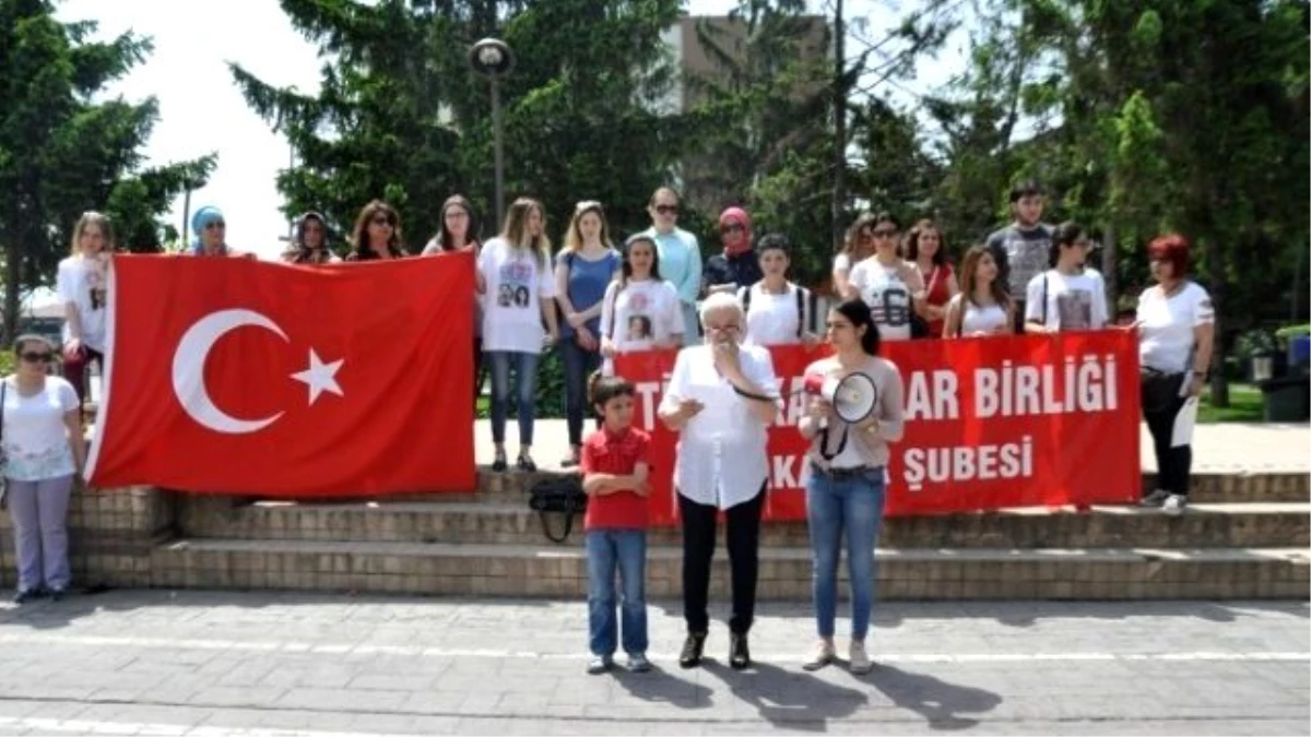 Tkb Üyeleri Kadına Şiddeti Protesto Etmeye Devam Ediyor