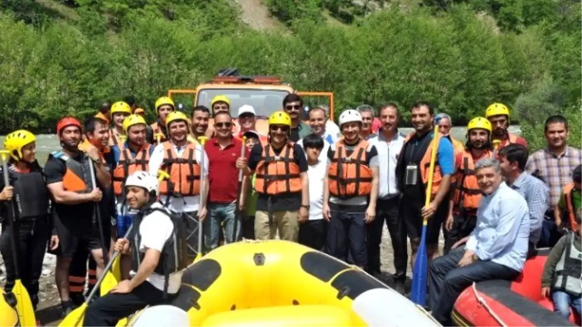 Tunceli\'de Rafting Keyfi