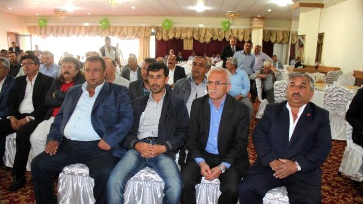 AK Parti Milletvekili Adayları Özkaya ve Özkaldı Dinar\'da Muhtarla Bir Araya Geldi