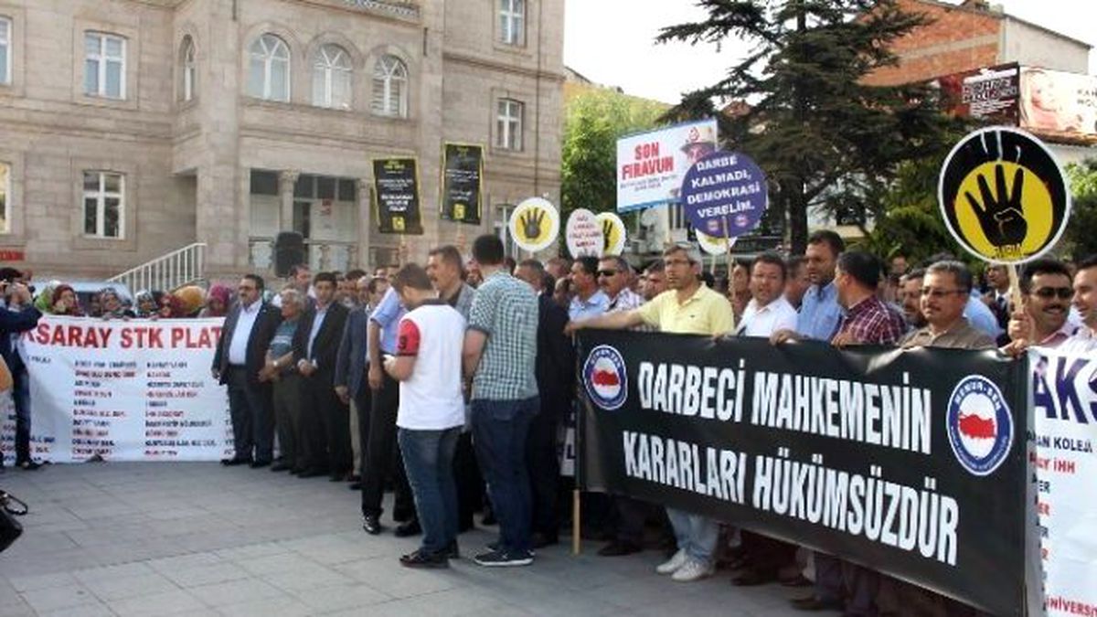 Aksaray\'da Mursi\'ye Destek Eylemi