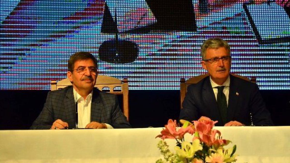 Bakan Güllüce, Gölcük Kentsel Dönüşüm Protokolünü İmzaladı