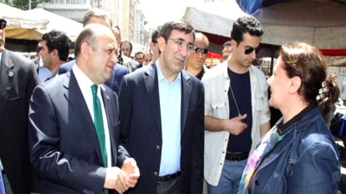 Bakan Işık, Bakan Yılmaz\'ın Seçim Bürosunu Ziyaret Etti