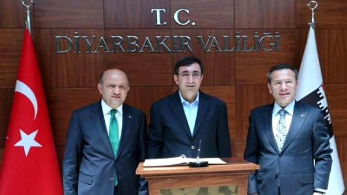 Bakanlar HDP\'ye Yönelik Saldırıları Kınadı