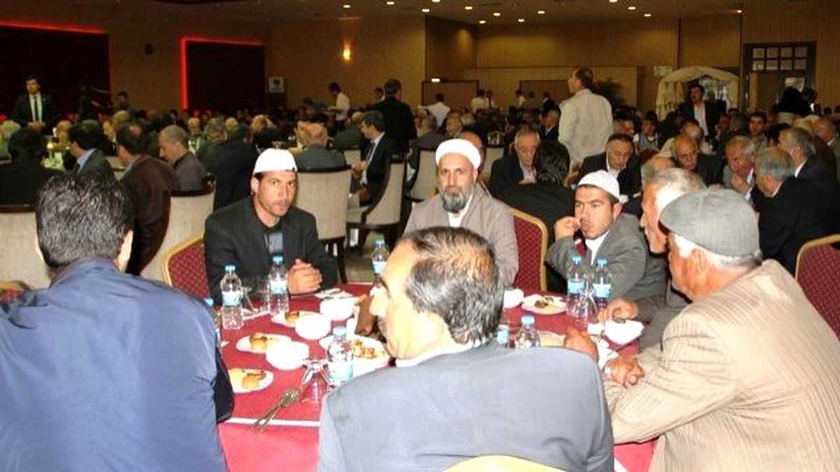 Başbakan Yardımcısı Arınç, Van\'da Kanaat Önderleriyle Buluştu
