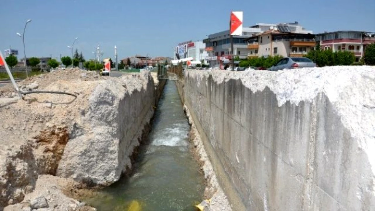 Başkan Polat, Bostanbaşı Kanal Çalışmalarını İnceledi