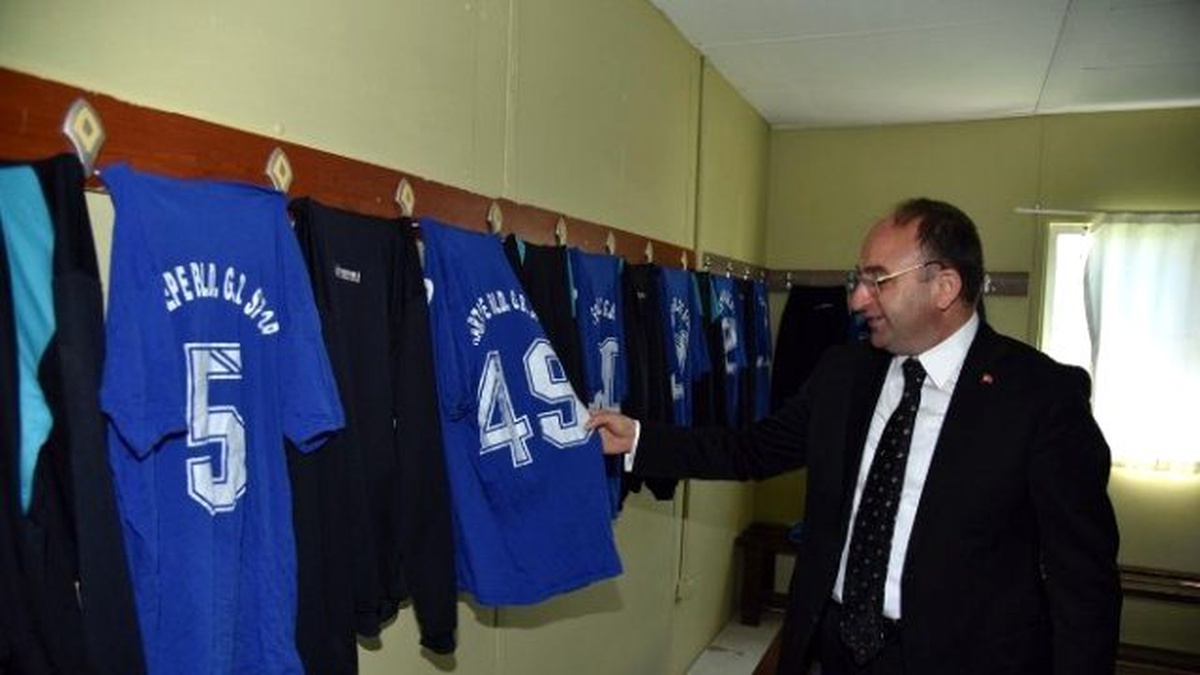Başkan Üzülmez Belediyespor\'u Ziyaret Etti